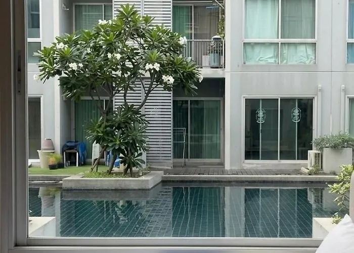 The Poolside Sanctuary Luxury 1br