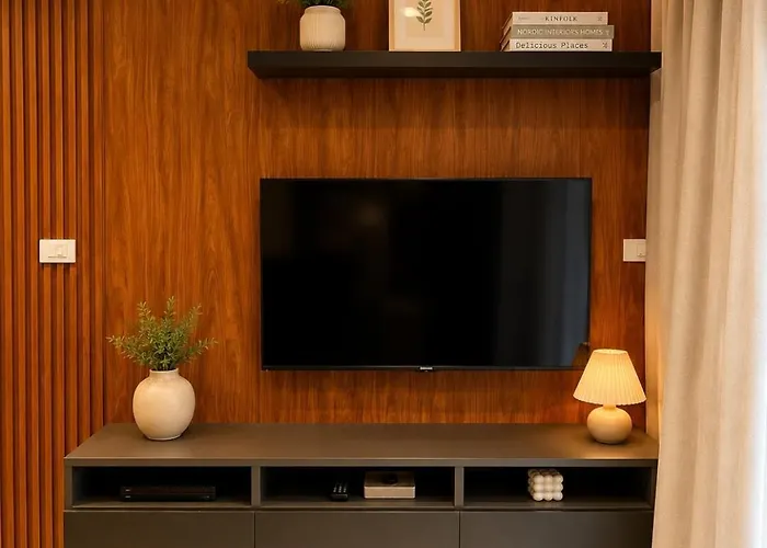The Poolside Sanctuary Luxury 1br * 曼谷