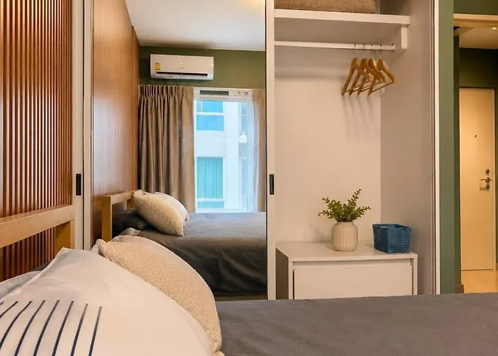 The Poolside Sanctuary Luxury 1br 公寓 曼谷